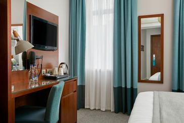 Seraphine Hammersmith | London | Gallery 13